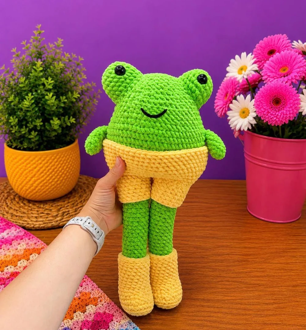Green frog — crochet creation